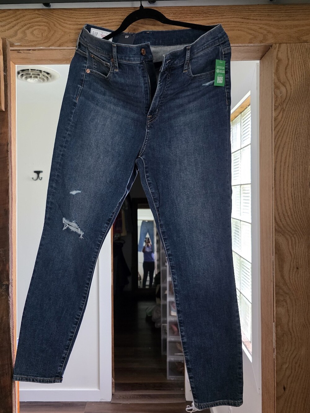 GAP Women's Dark Blue Skinny Jeans with Subtle Distressing